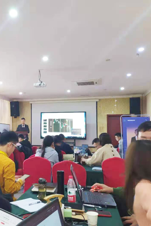 穿越牛熊，稳中求进！经纬度学院杭州第五期开课啦！