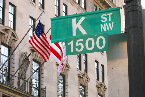 环绕监管数字钱银的奋斗愈演愈烈，加密职业开端转向“K街”